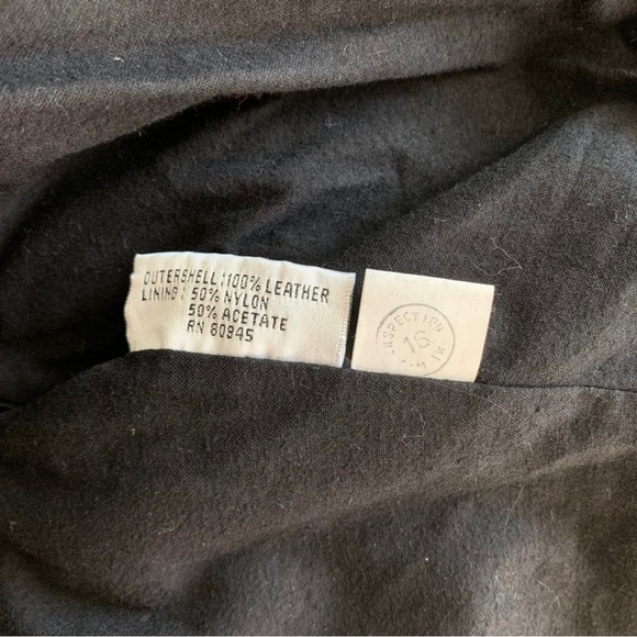 Sexy vintage black leather cropped motorcycle jacket. - Picture 5 of 5